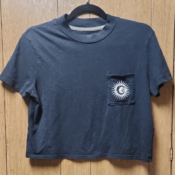 Volcom Black Graphic Crop Top - Picture 1 of 3